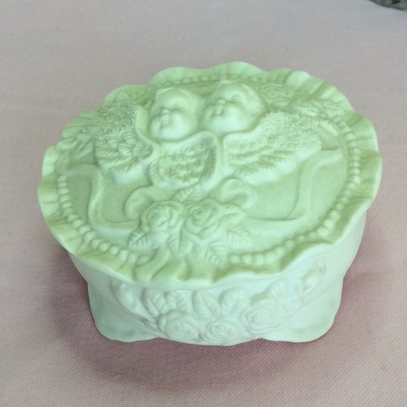 FINAL SALE PRICE Angelic & Floral Powder Box Lot - Picture 5 of 8